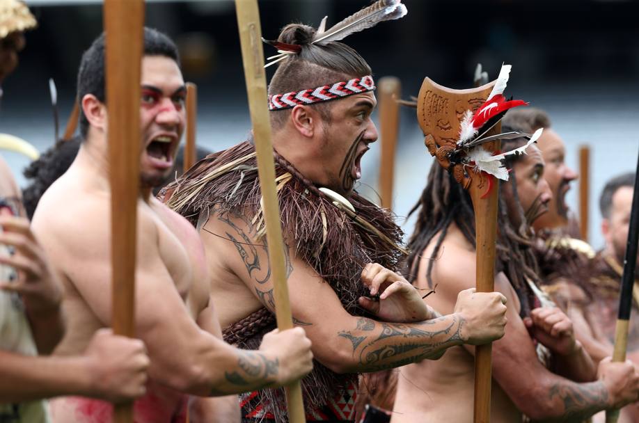 Danza a canti maori durante l&#39;ultimo saluto, all&#39;Eden Park di Auckland, al rugbista neozelandese Jonah Lomu. (Afp)